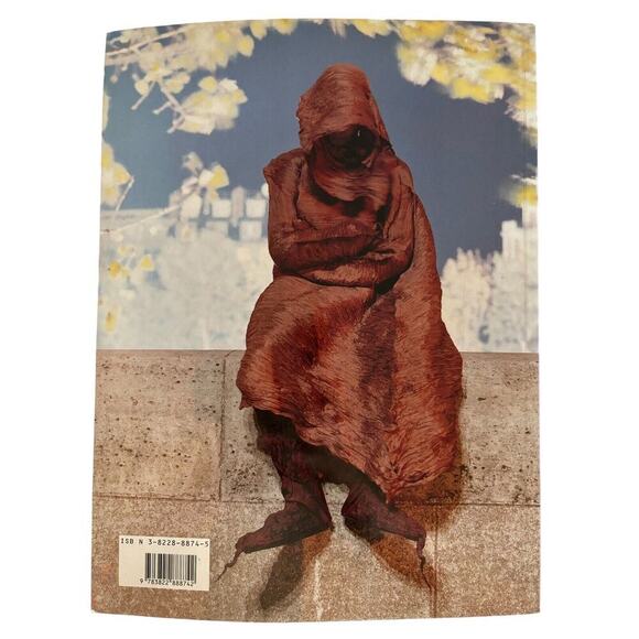 Issey Miyake by Mark Holborn 1995 Trade Paperback Taschen 1st. Edition - Picture 2 of 12